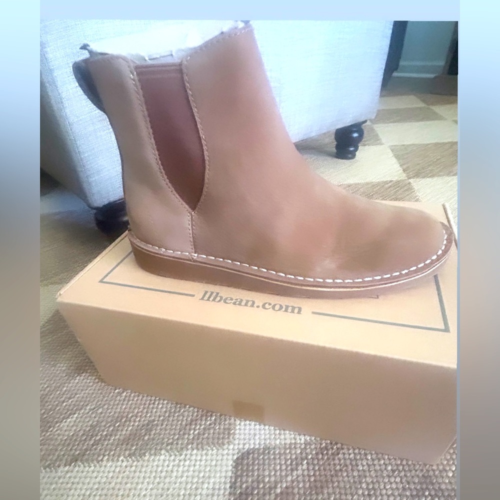 LLBean Women’s Chelsea Boots Brand New in Original Box!